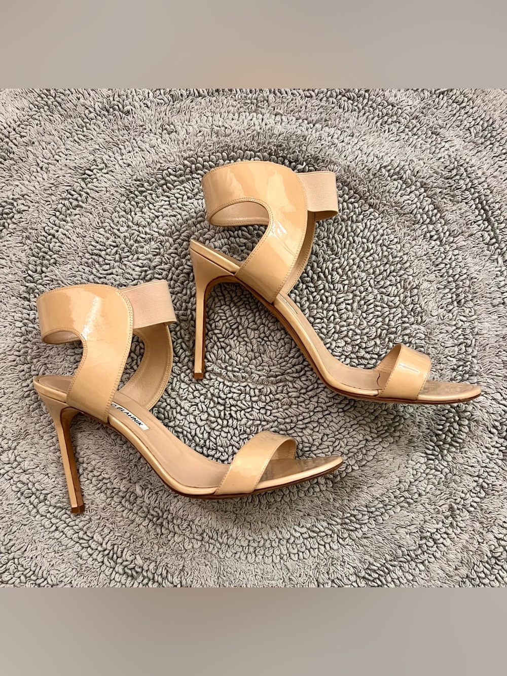 Manolo Blahnik Nude Heels
